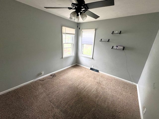 856 S Ohio St, Salina, KS 67401