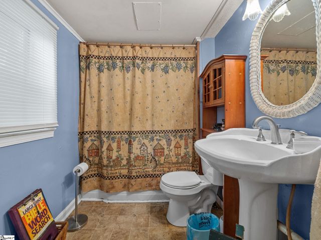 1 F Street, Inman, SC 29349