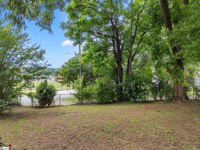 1 F Street, Inman, SC 29349
