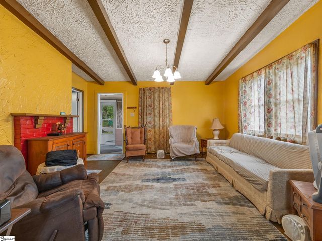 1 F Street, Inman, SC 29349
