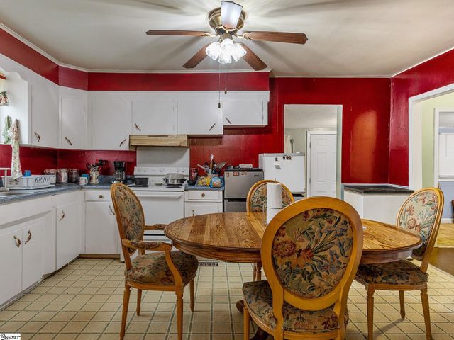 1 F Street, Inman, SC 29349