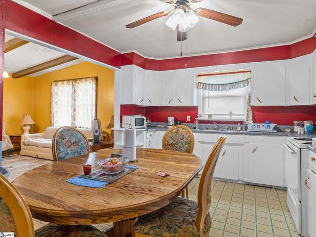 1 F Street, Inman, SC 29349