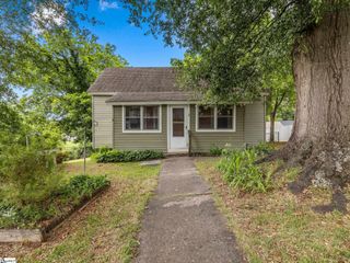 1 F Street, Inman, SC 29349