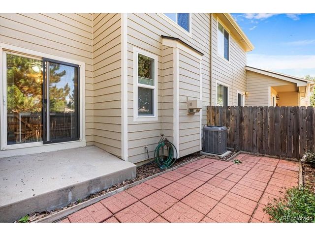 1127 S Ventura Cir, Aurora, CO 80017