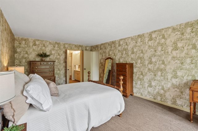 150 Thompson Drive SE 320, Cedar Rapids, IA 52403