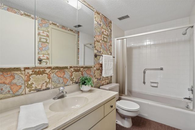 150 Thompson Drive SE 320, Cedar Rapids, IA 52403