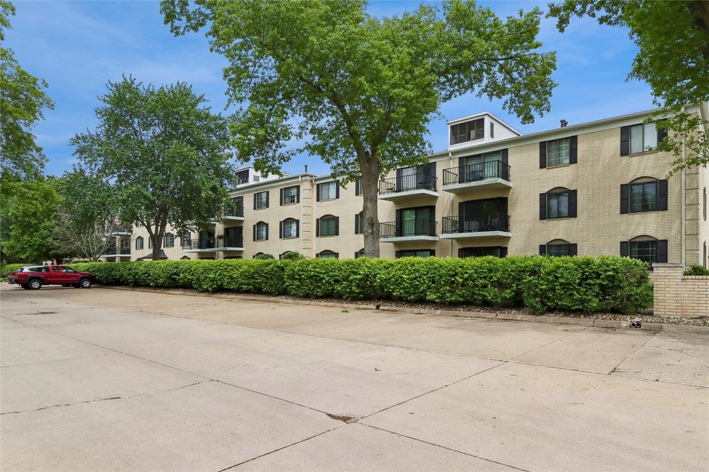 150 Thompson Drive SE 320, Cedar Rapids, IA 52403