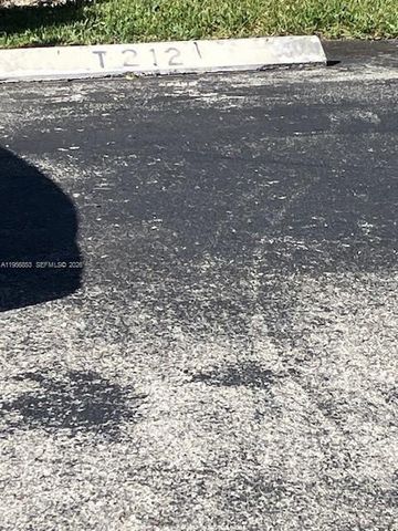 151 SW 135 Ter 212T, Pembroke Pines, FL 33027