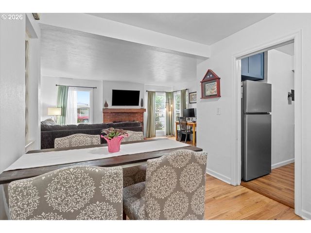 904 WAVERLY Dr, Albany, OR 97322