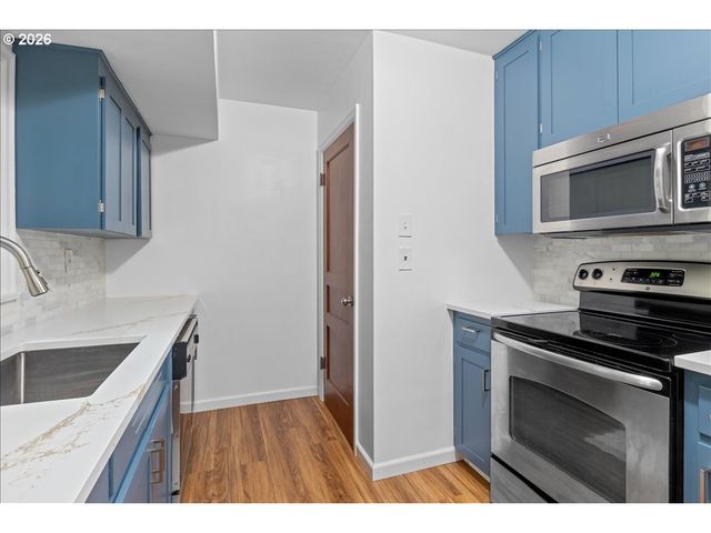 904 WAVERLY Dr, Albany, OR 97322