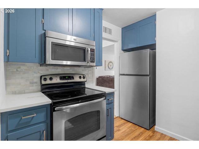 904 WAVERLY Dr, Albany, OR 97322