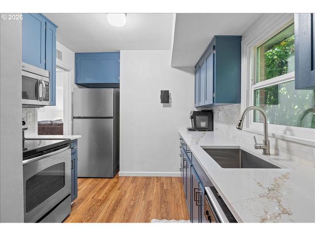904 WAVERLY Dr, Albany, OR 97322