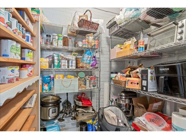 904 WAVERLY Dr, Albany, OR 97322