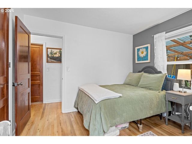 904 WAVERLY Dr, Albany, OR 97322