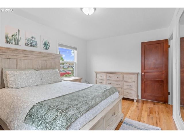 904 WAVERLY Dr, Albany, OR 97322