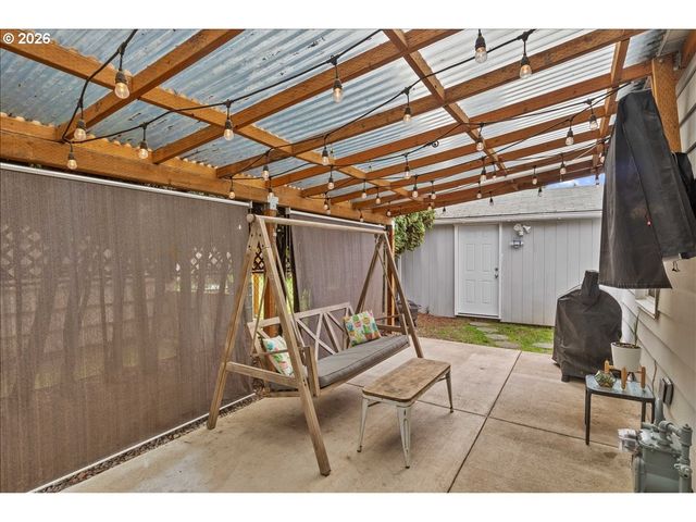 904 WAVERLY Dr, Albany, OR 97322
