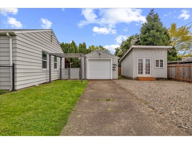 904 WAVERLY Dr, Albany, OR 97322