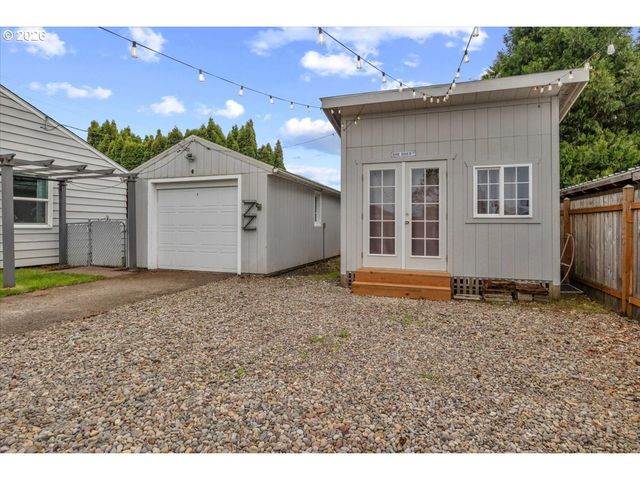 904 WAVERLY Dr, Albany, OR 97322