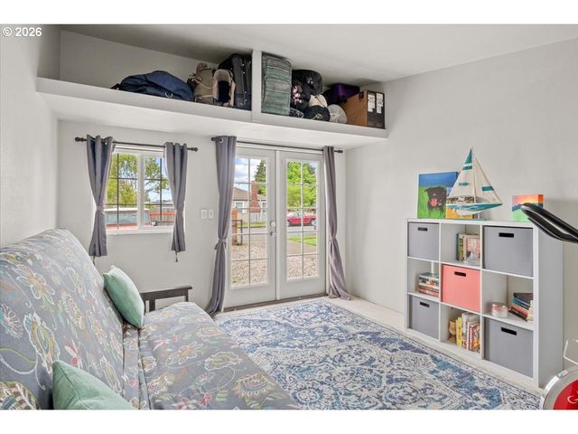 904 WAVERLY Dr, Albany, OR 97322