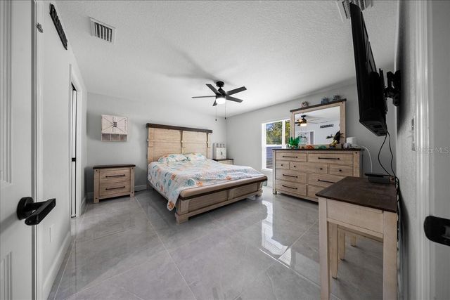 17 HOLLY ROAD, Ocala, FL 34472