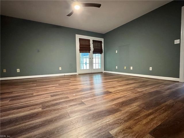 315 Dandy Loop RD, Yorktown, VA 23692