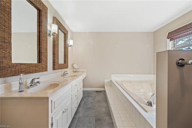 315 Dandy Loop RD, Yorktown, VA 23692