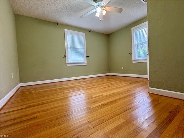 315 Dandy Loop RD, Yorktown, VA 23692