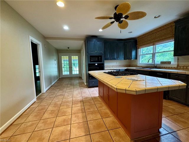 315 Dandy Loop RD, Yorktown, VA 23692