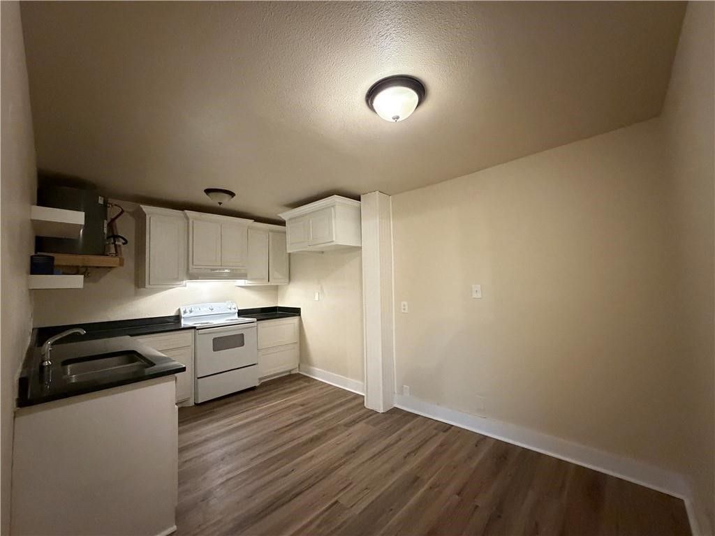 5410 Burton, Corpus Christi, TX 78411 — photo 4