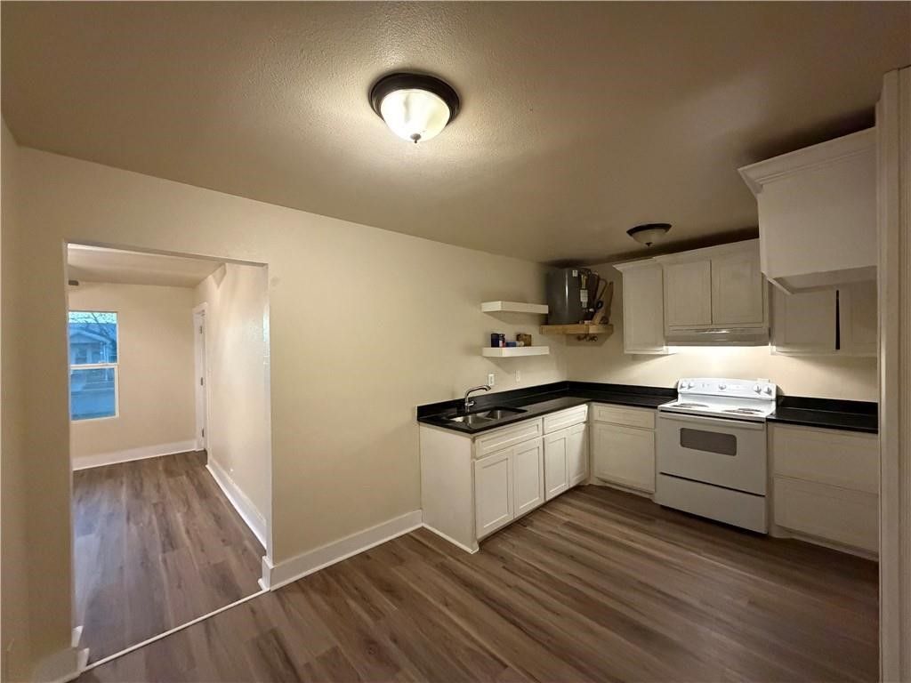 5410 Burton, Corpus Christi, TX 78411 — photo 5