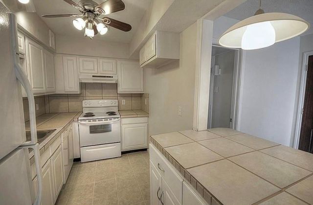 2574 Marilee Lane 18, Houston, TX 77057