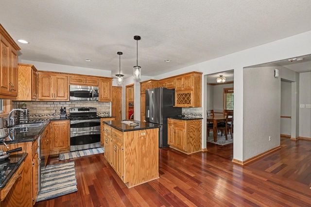 S86W32310 Elias COURT, Mukwonago, WI 53149