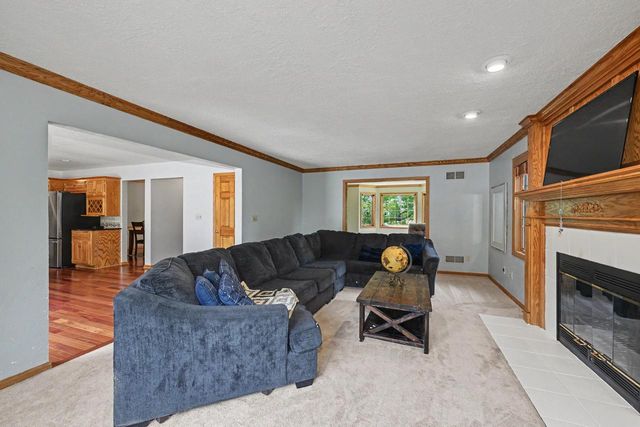 S86W32310 Elias COURT, Mukwonago, WI 53149