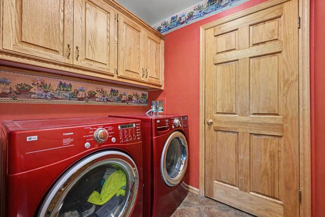 S86W32310 Elias COURT, Mukwonago, WI 53149