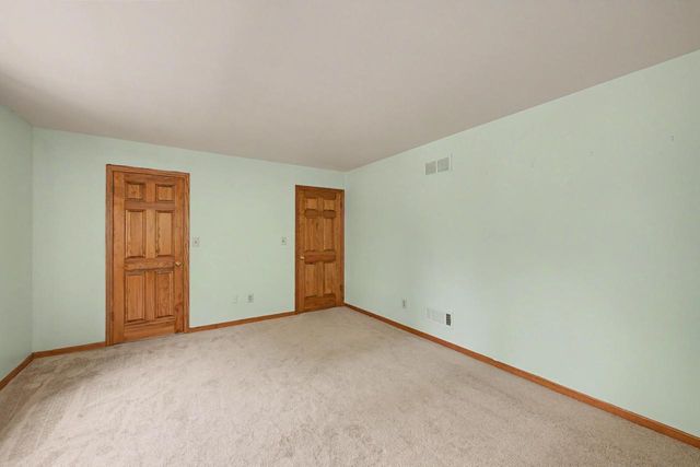 S86W32310 Elias COURT, Mukwonago, WI 53149