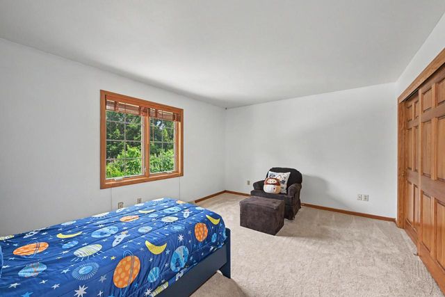 S86W32310 Elias COURT, Mukwonago, WI 53149