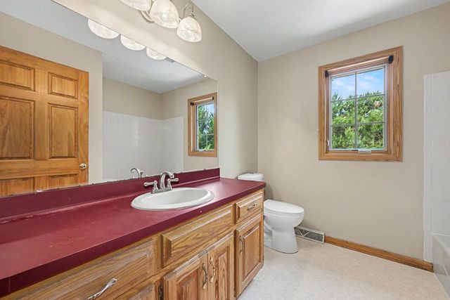 S86W32310 Elias COURT, Mukwonago, WI 53149