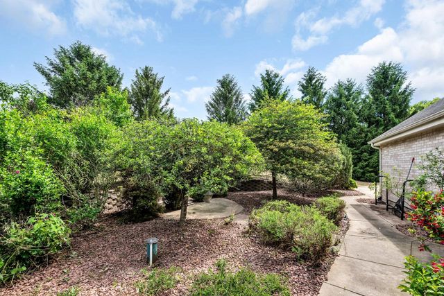 S86W32310 Elias COURT, Mukwonago, WI 53149