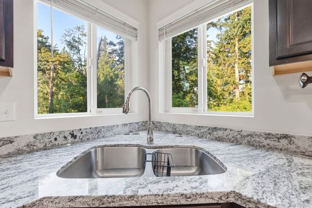 2111 Chesney Road E, Tacoma, WA 98445