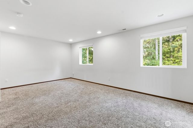2111 Chesney Road E, Tacoma, WA 98445
