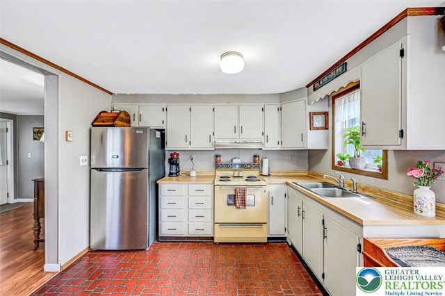 72 Tunkhannock Drive, Tunkhannock Twp, PA 18210