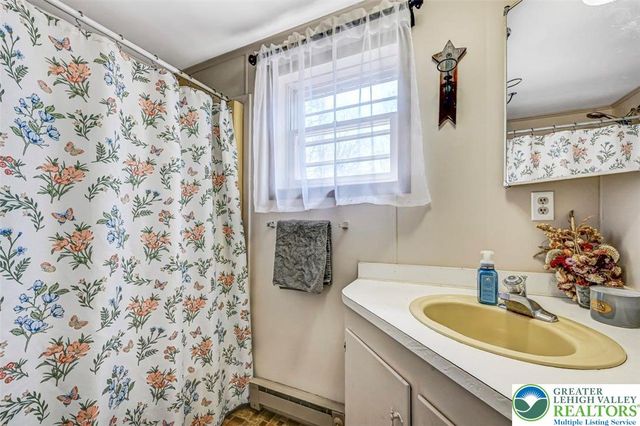 72 Tunkhannock Drive, Tunkhannock Twp, PA 18210