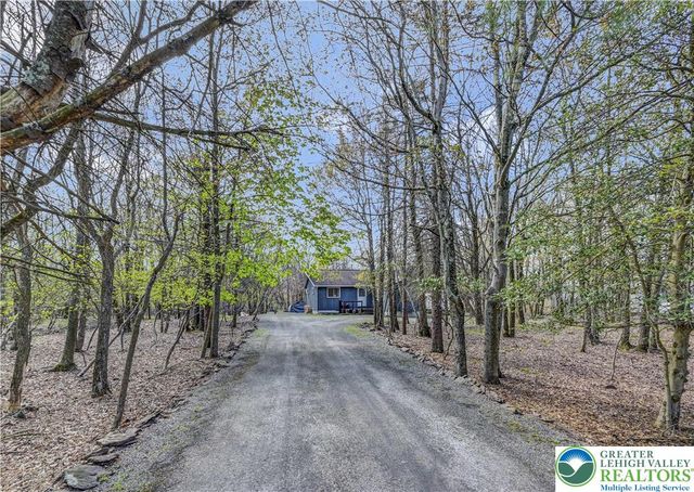 72 Tunkhannock Drive, Tunkhannock Twp, PA 18210