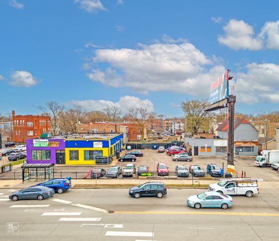 3637-49 W Division Street, Chicago, IL 60651