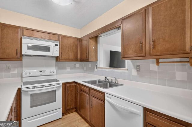 181 Old River Road, Bloomingdale, GA 31302