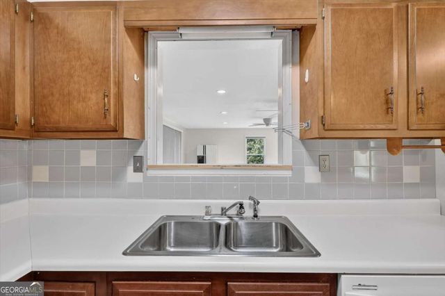 181 Old River Road, Bloomingdale, GA 31302
