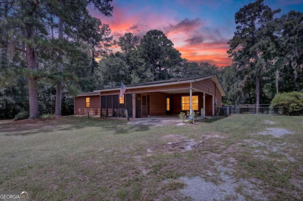 181 Old River Road, Bloomingdale, GA 31302