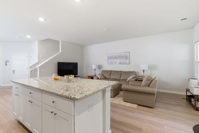 8010 Reagan Way, North Charleston, SC 29418