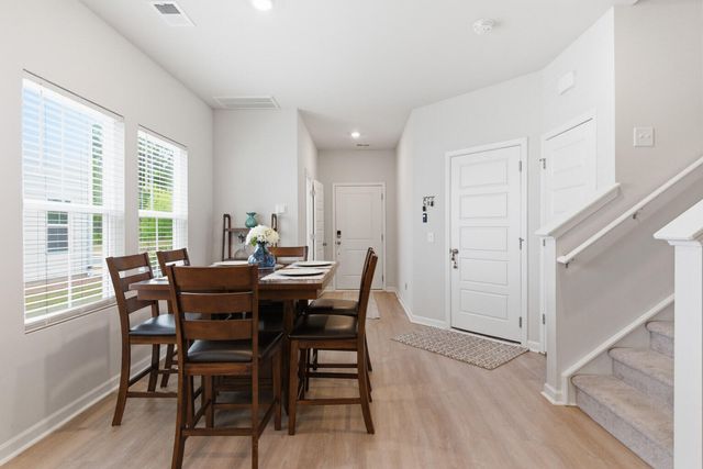8010 Reagan Way, North Charleston, SC 29418