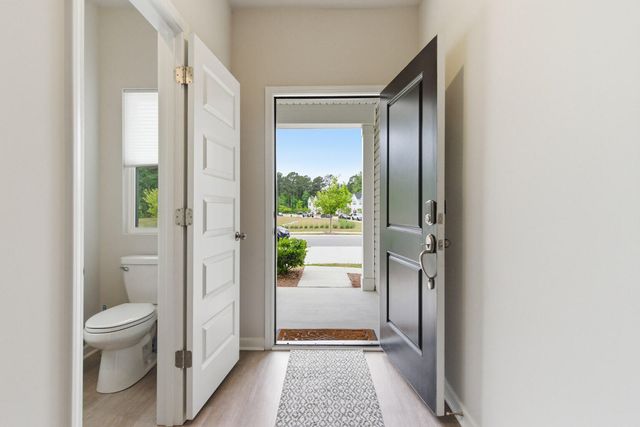 8010 Reagan Way, North Charleston, SC 29418